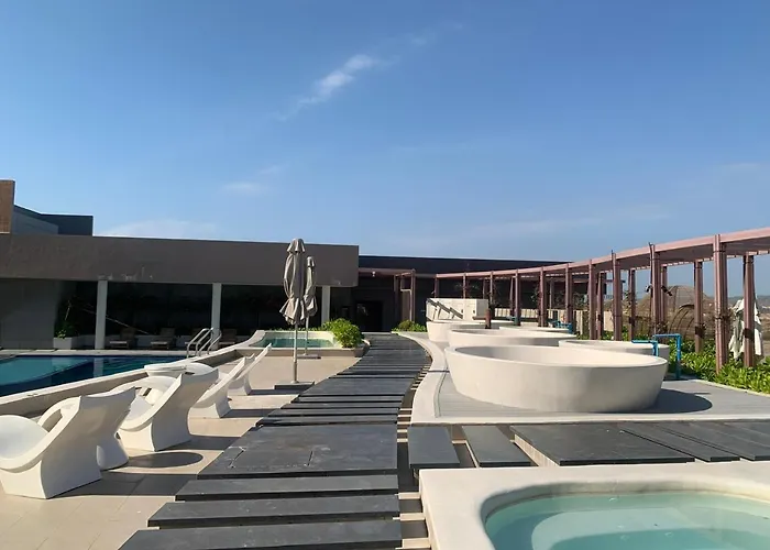 Khách sạn hẻo lánh 1br Direct Seaview - 5 Mins To The - Infinity Pool - Apec Mui Ne *